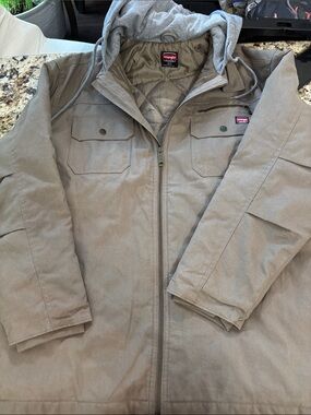Wrangler Hooded Field Jacket in Light Tan